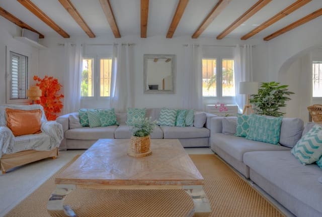 3 sypialnia Willa na sprzedaż w Moraira, Teulada-Moraira z basenem garażem - 915 000 € (Ref: 10008044)