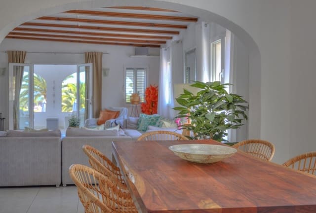 3 sypialnia Willa na sprzedaż w Moraira, Teulada-Moraira z basenem garażem - 915 000 € (Ref: 10008044)