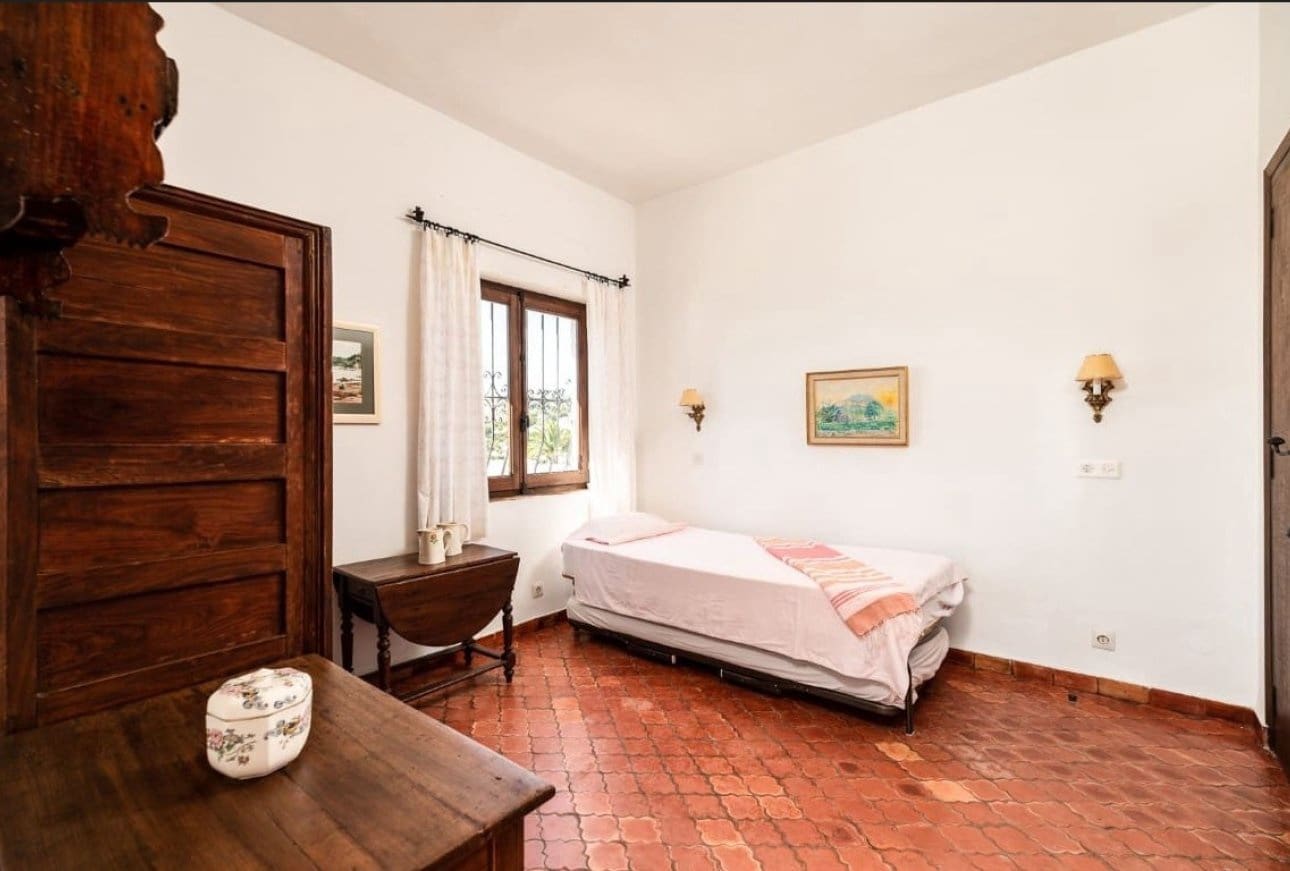 5 bedroom Villa for sale in Moraira with pool garage - € 1,699,000 (Ref: 10023181)