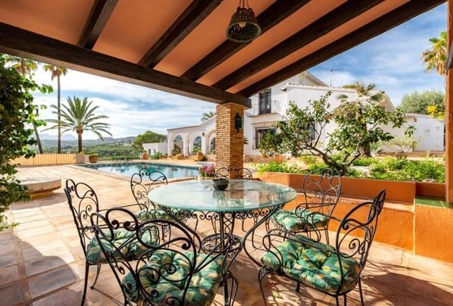 5 bedroom Villa for sale in Moraira, Teulada-Moraira with pool garage - € 1,699,000 (Ref: 10023181)