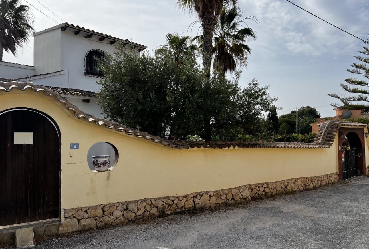 5 soverom Villa til salgs i Benissa med svømmebasseng - € 745 000 (Ref: 10023257)
