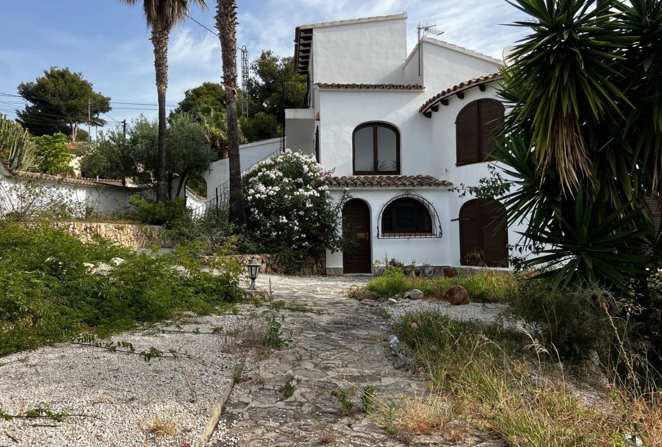 5 soverom Villa til salgs i Benissa med svømmebasseng - € 745 000 (Ref: 10023257)
