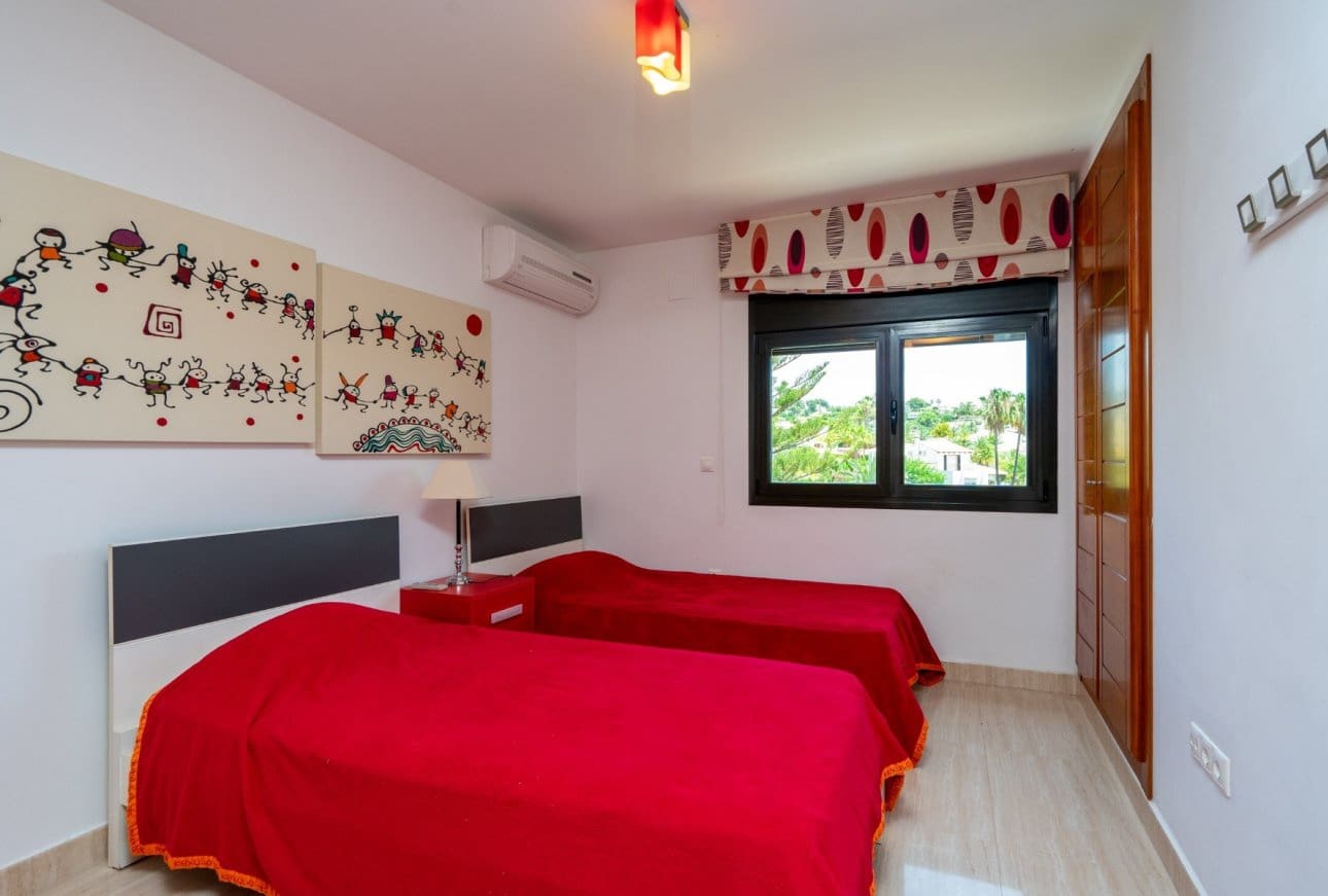 3 bedroom Villa for sale in Benissa with pool garage - € 790,000 (Ref: 10029551)