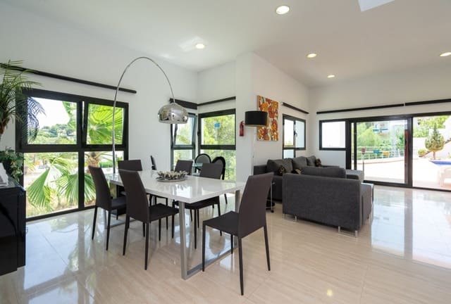 3 bedroom Villa for sale in Benissa with pool garage - € 790,000 (Ref: 10029551)
