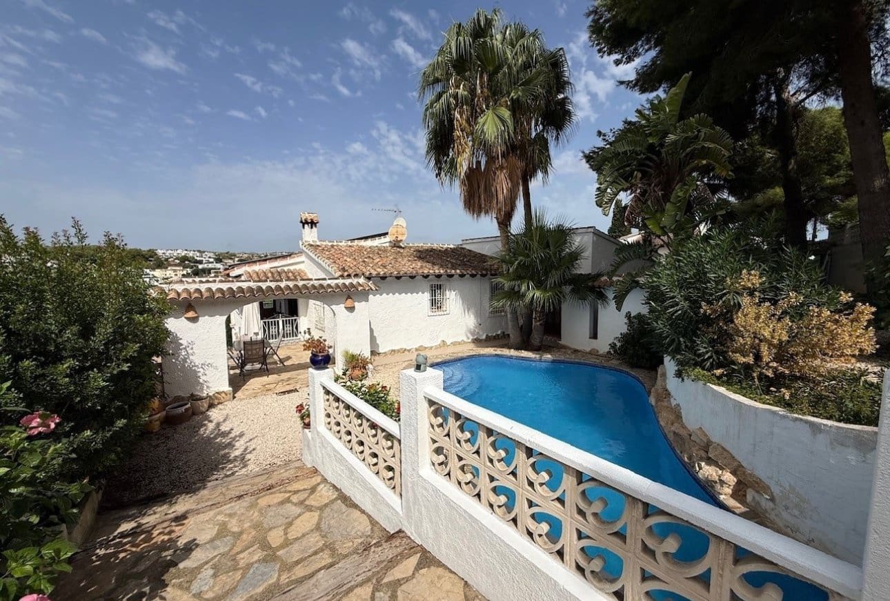 4 soveværelse Villa til salg i Moraira med swimmingpool - € 595.000 (Ref: 10043539)