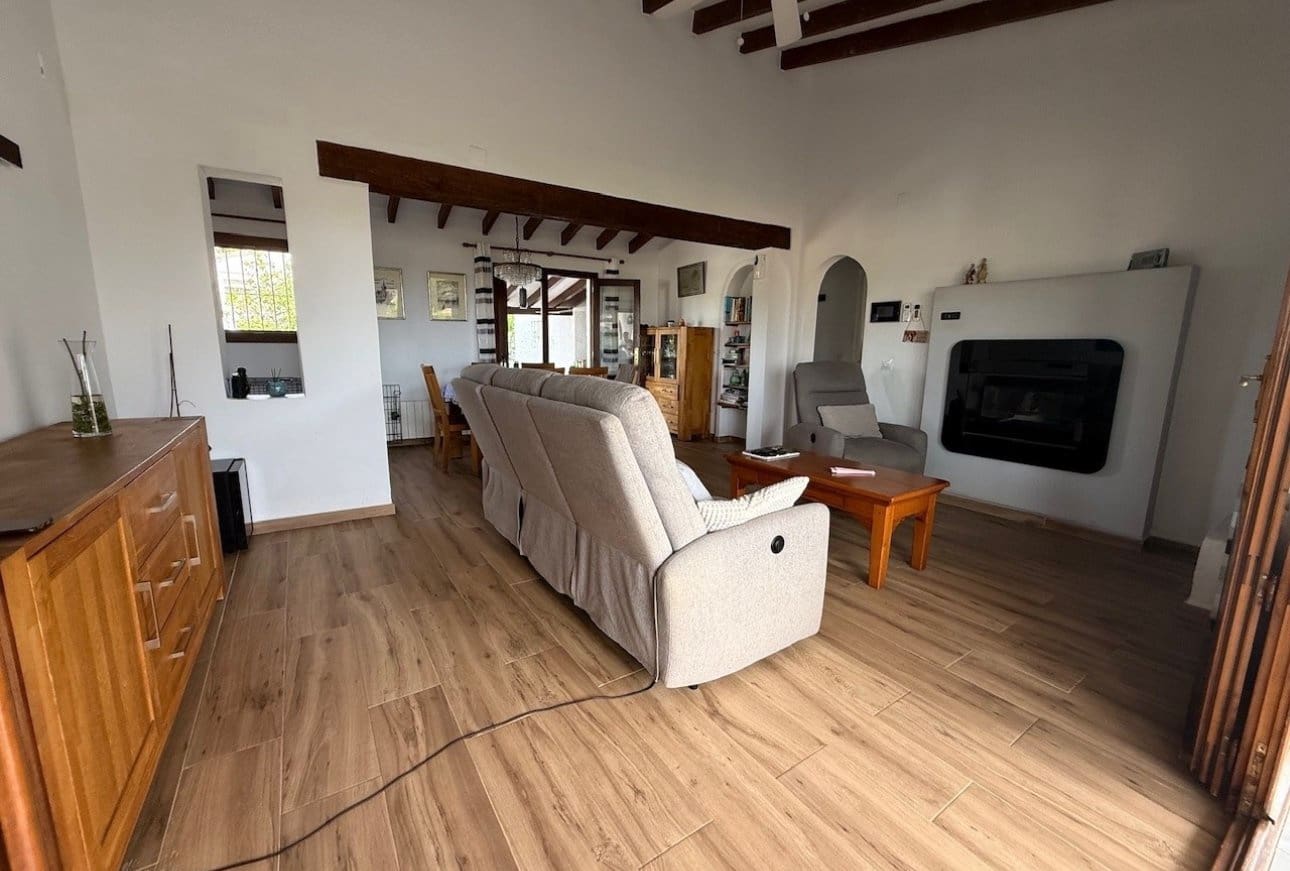 4 soveværelse Villa til salg i Moraira med swimmingpool - € 595.000 (Ref: 10043539)