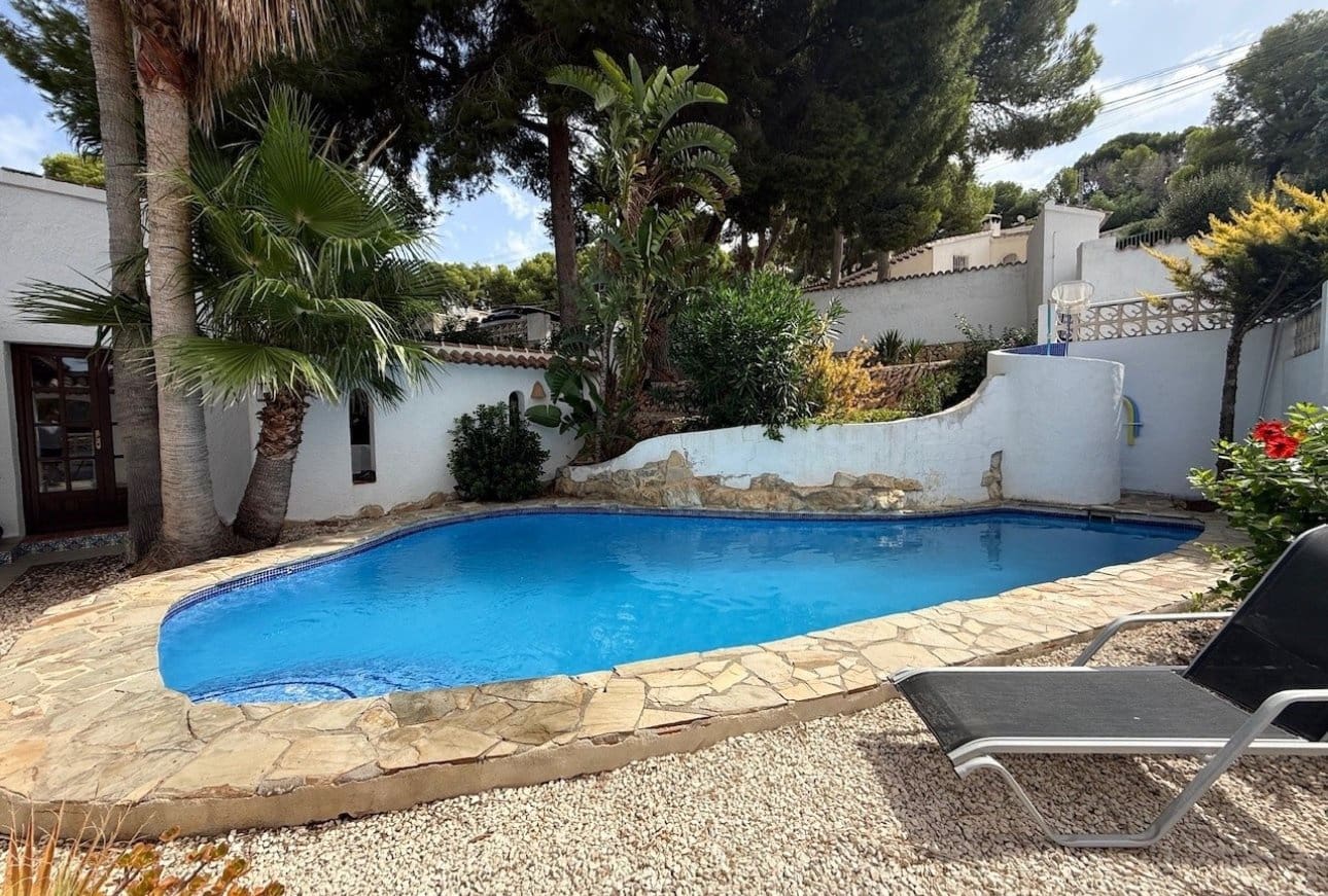 4 soveværelse Villa til salg i Moraira med swimmingpool - € 595.000 (Ref: 10043539)