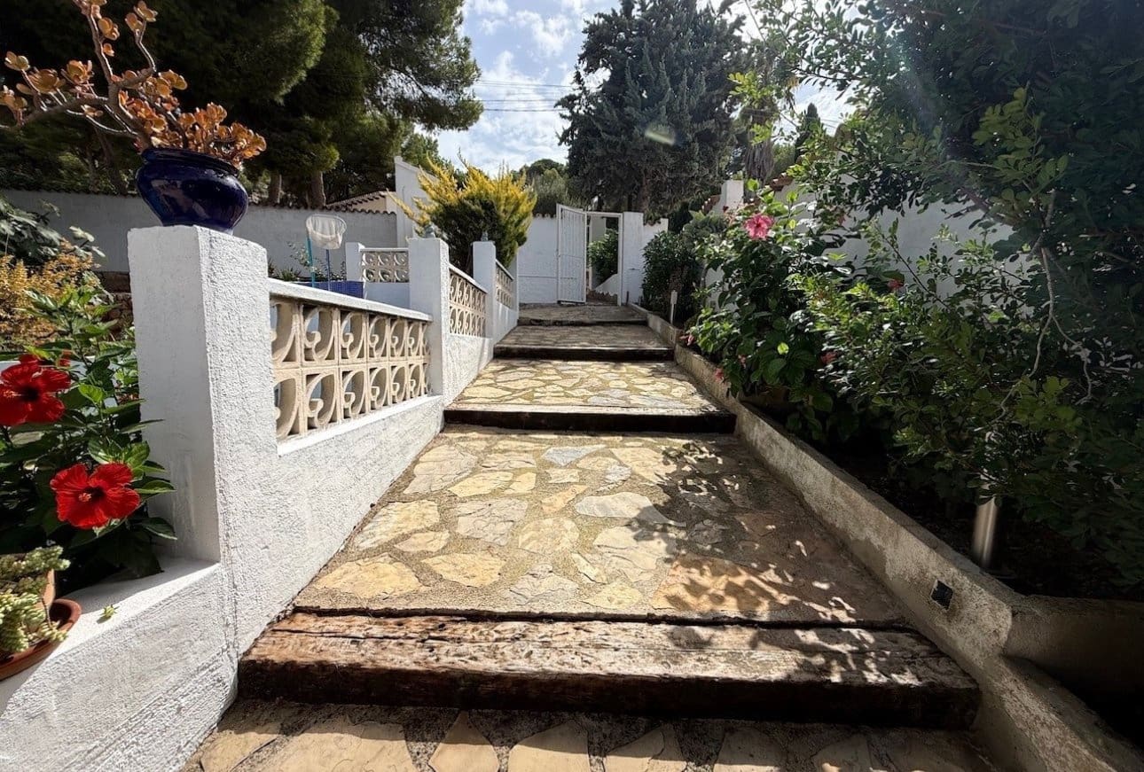 4 soveværelse Villa til salg i Moraira med swimmingpool - € 595.000 (Ref: 10043539)