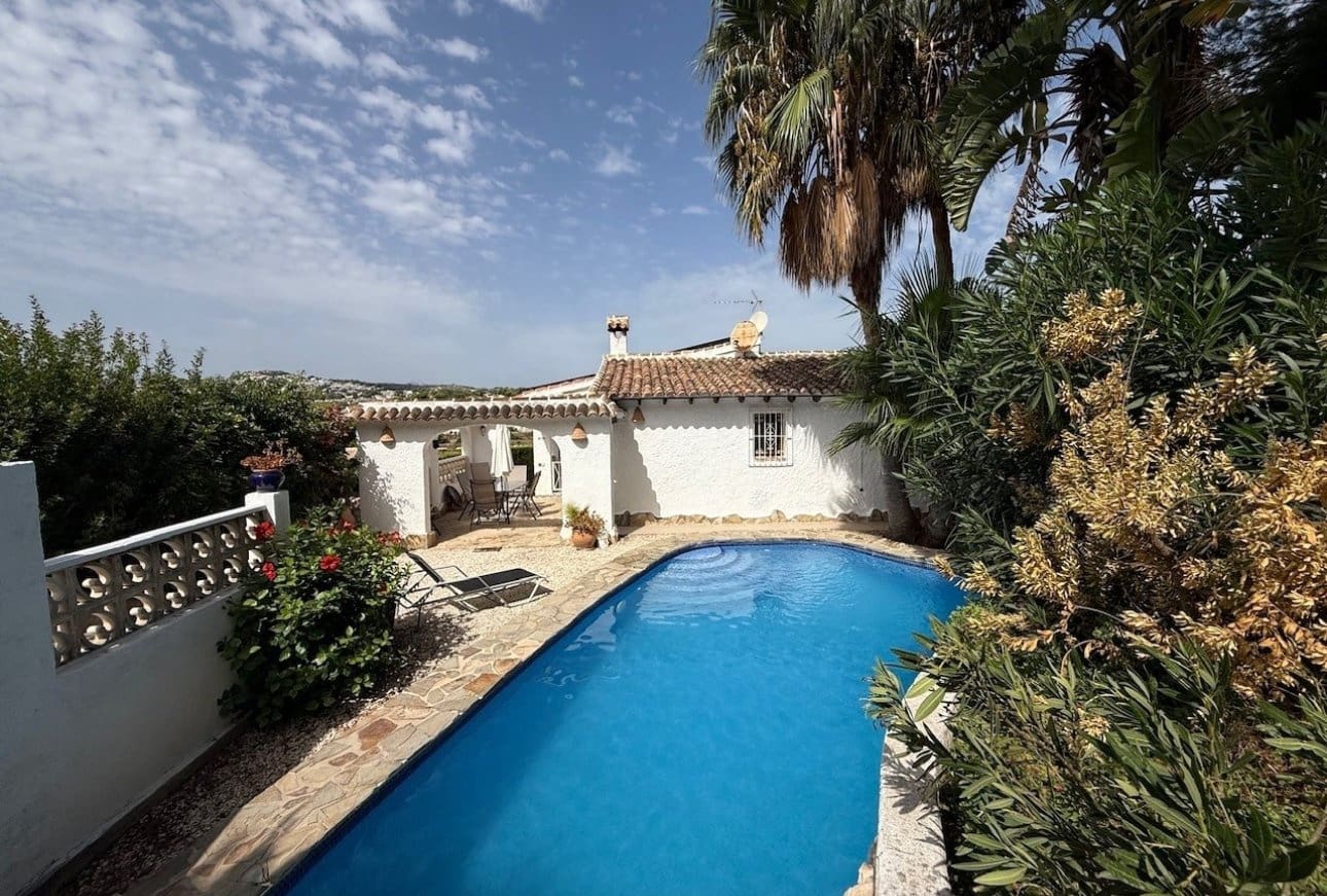 4 soveværelse Villa til salg i Moraira med swimmingpool - € 595.000 (Ref: 10043539)