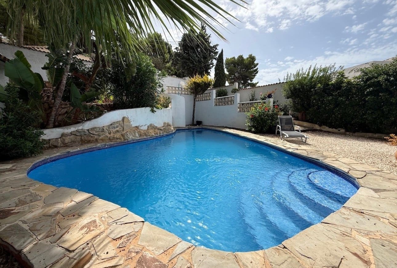 4 soveværelse Villa til salg i Moraira med swimmingpool - € 595.000 (Ref: 10043539)