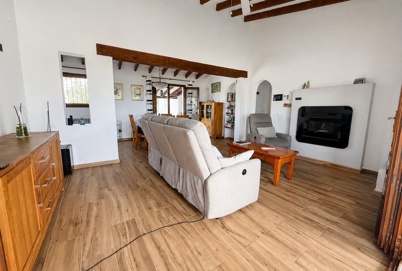 4 makuuhuone Huvila myytävänä paikassa Moraira mukana uima-altaan - 595 000 € (Ref: 10043539)