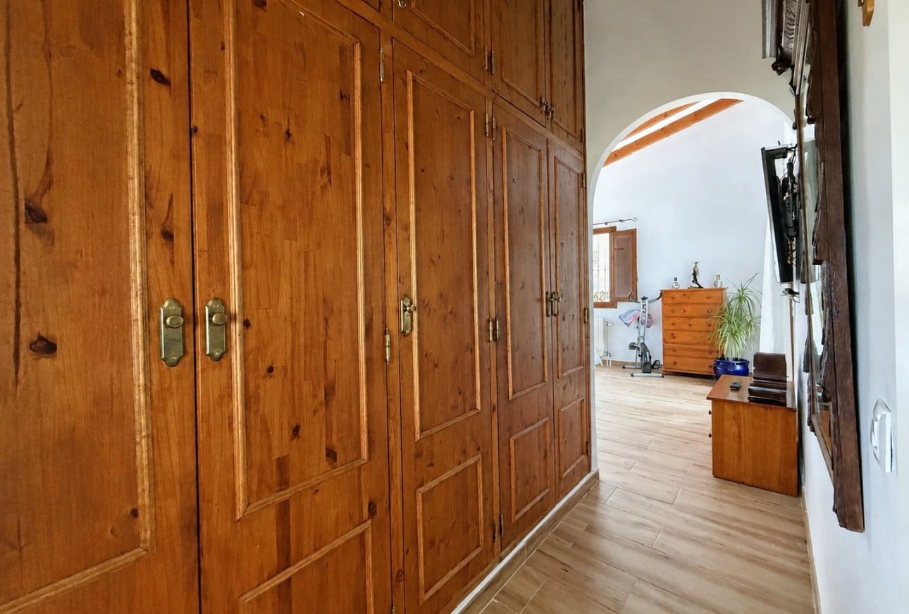 4 makuuhuone Huvila myytävänä paikassa Moraira mukana uima-altaan - 595 000 € (Ref: 10043539)