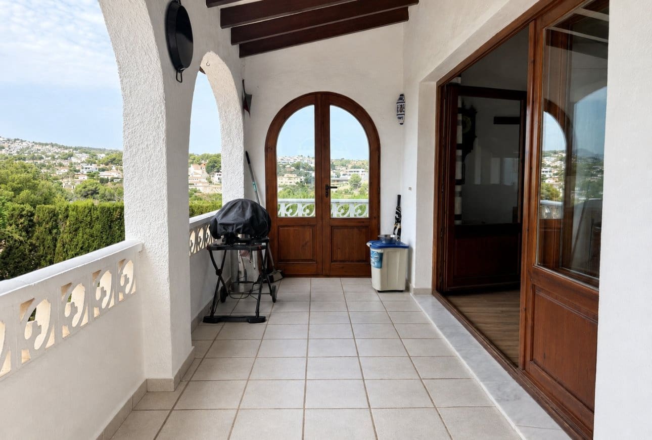 4 makuuhuone Huvila myytävänä paikassa Moraira mukana uima-altaan - 595 000 € (Ref: 10043539)