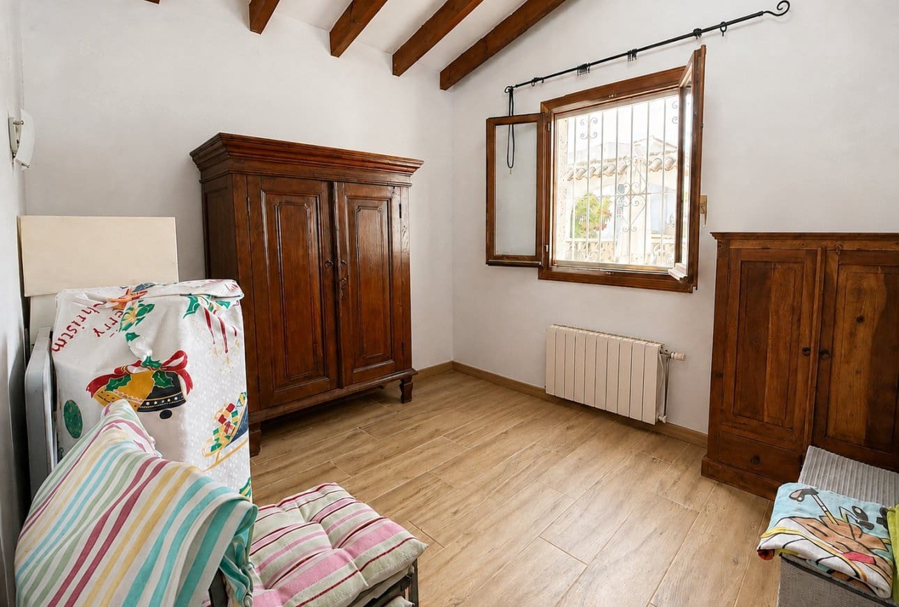 4 makuuhuone Huvila myytävänä paikassa Moraira mukana uima-altaan - 595 000 € (Ref: 10043539)