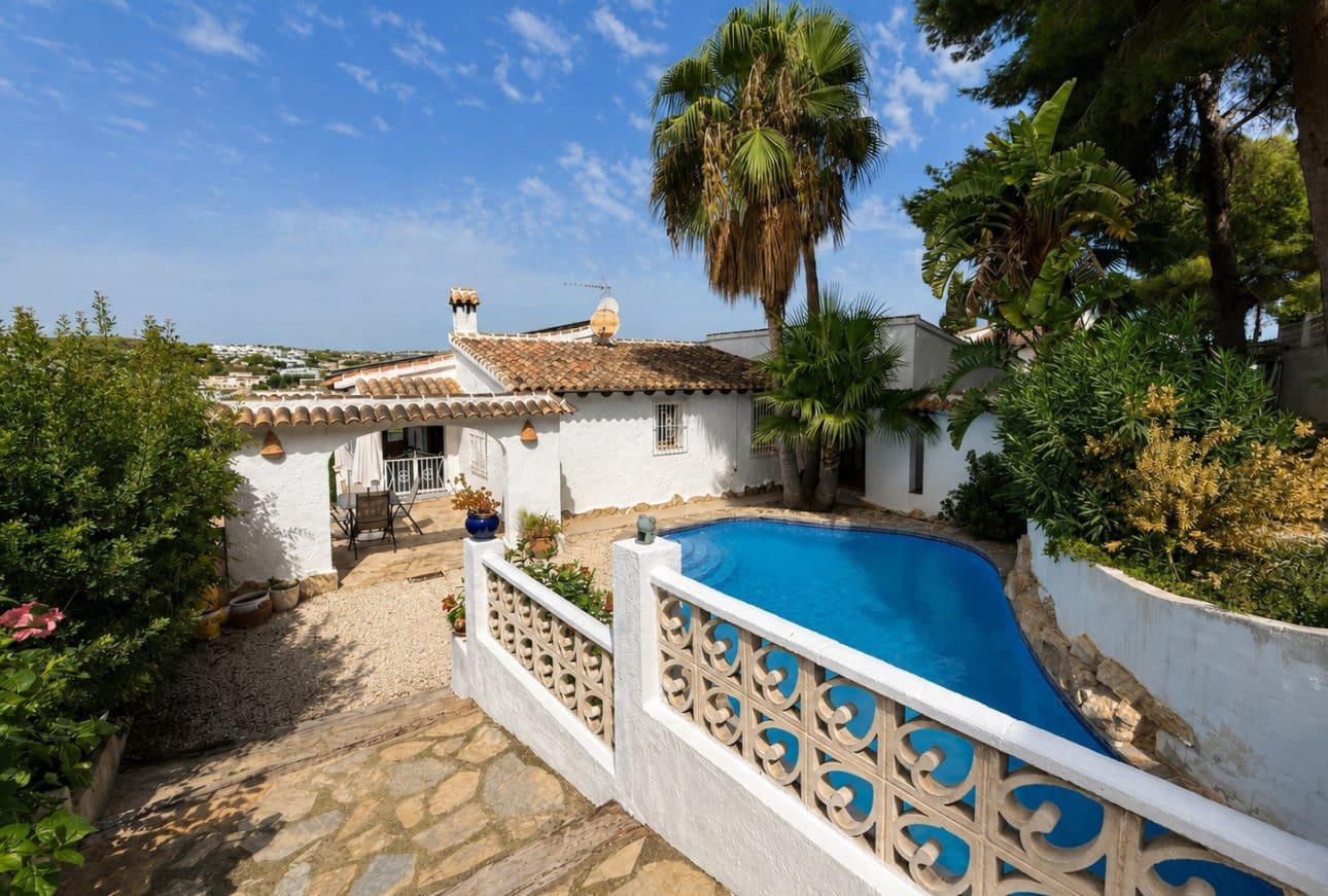 4 makuuhuone Huvila myytävänä paikassa Moraira mukana uima-altaan - 595 000 € (Ref: 10043539)