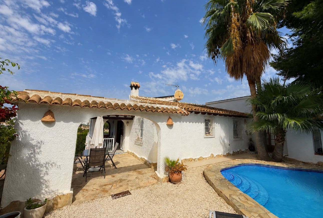 4 makuuhuone Huvila myytävänä paikassa Moraira mukana uima-altaan - 595 000 € (Ref: 10043539)