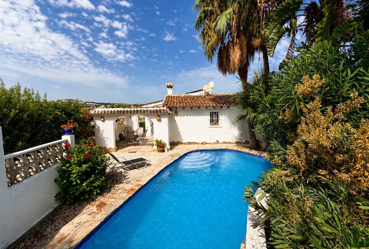 4 makuuhuone Huvila myytävänä paikassa Moraira mukana uima-altaan - 595 000 € (Ref: 10043539)