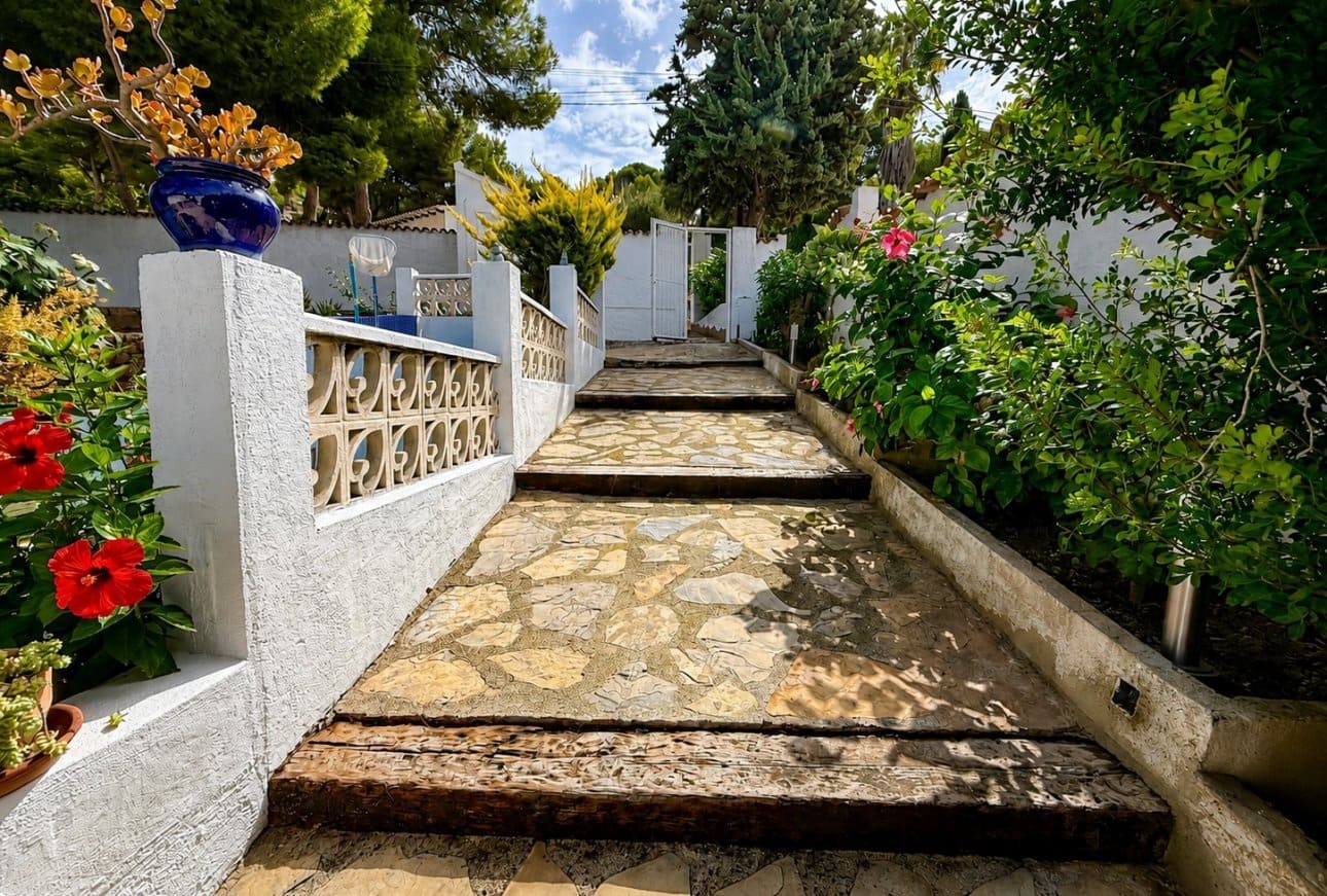 4 makuuhuone Huvila myytävänä paikassa Moraira mukana uima-altaan - 595 000 € (Ref: 10043539)