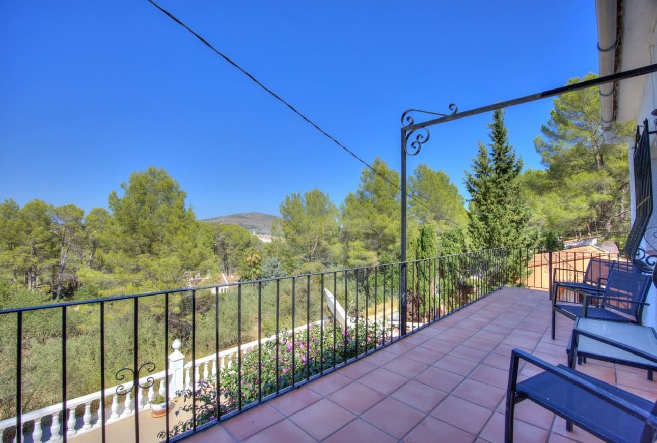 5 bedroom Villa for sale in Parcent with garage - € 360,000 (Ref: 10049796)