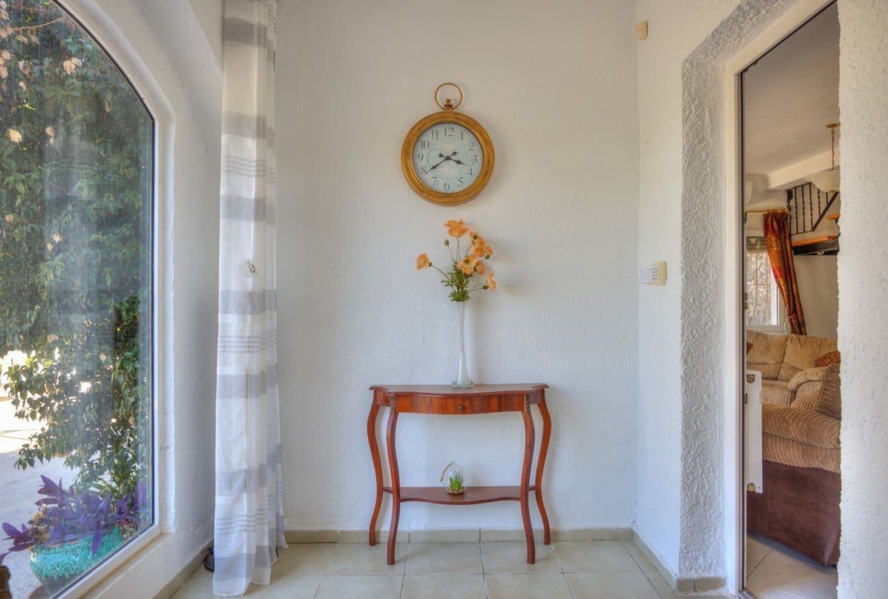 5 bedroom Villa for sale in Parcent with garage - € 360,000 (Ref: 10049796)