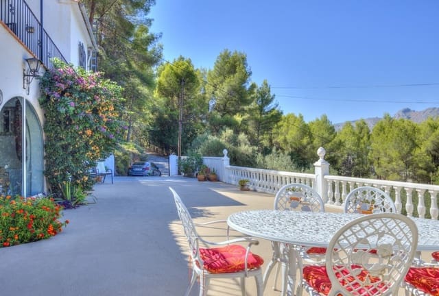 5 soverom Villa til salgs i Parcent med garasje - € 360 000 (Ref: 10049796)