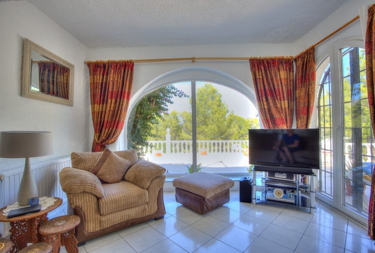 5 bedroom Villa for sale in Parcent with garage - € 360,000 (Ref: 10049796)