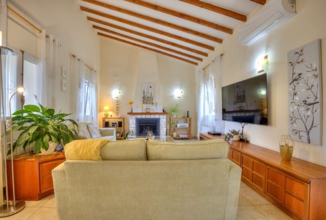 4 Zimmer Villa zu verkaufen in Benissa mit Pool Garage - 599.000 € (Ref: 10065682)