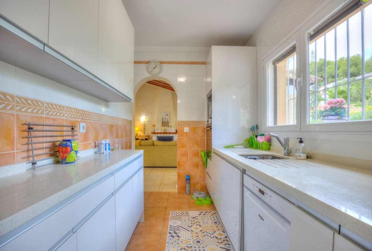 4 slaapkamer Villa te koop in Benissa met zwembad garage - € 599.000 (Ref: 10065682)