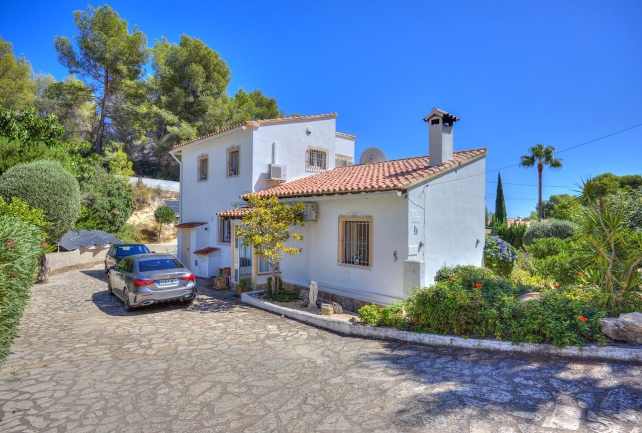 4 slaapkamer Villa te koop in Benissa met zwembad garage - € 599.000 (Ref: 10065682)