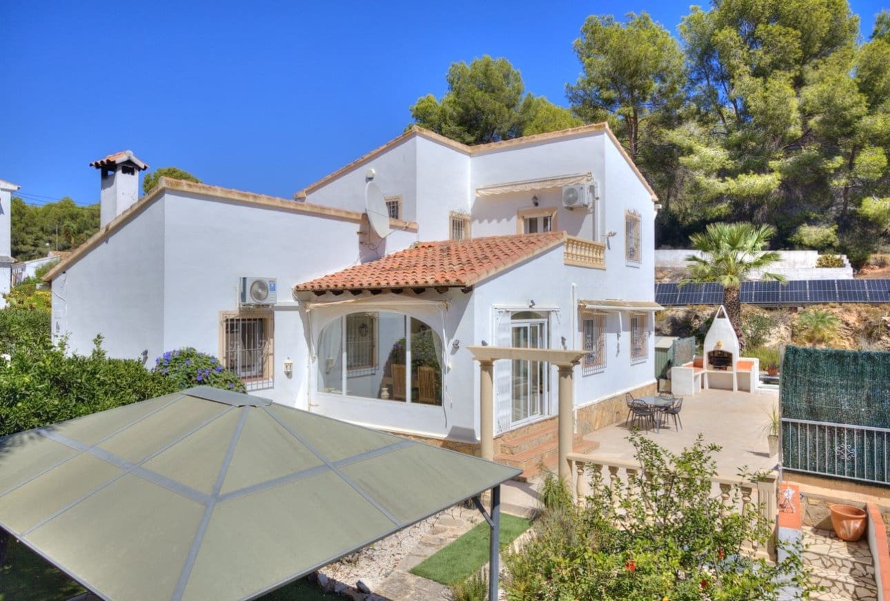 4 slaapkamer Villa te koop in Benissa met zwembad garage - € 599.000 (Ref: 10065682)