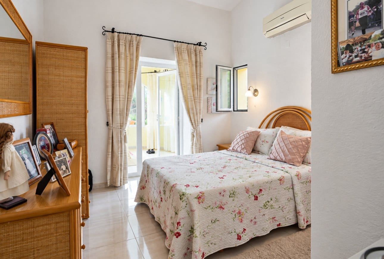 3 chambre Villa/Maison à vendre à Cumbre del Sol avec piscine garage - 599 995 € (Ref: 10124844)