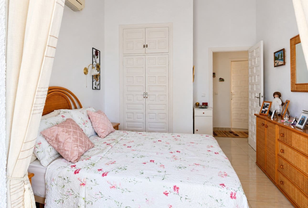 3 chambre Villa/Maison à vendre à Cumbre del Sol avec piscine garage - 599 995 € (Ref: 10124844)