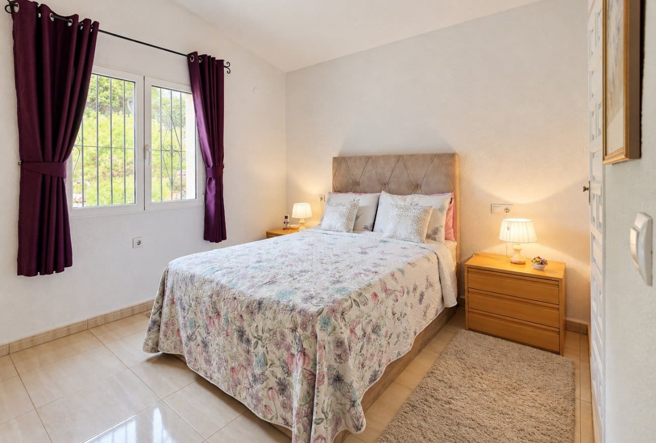 3 chambre Villa/Maison à vendre à Cumbre del Sol avec piscine garage - 599 995 € (Ref: 10124844)