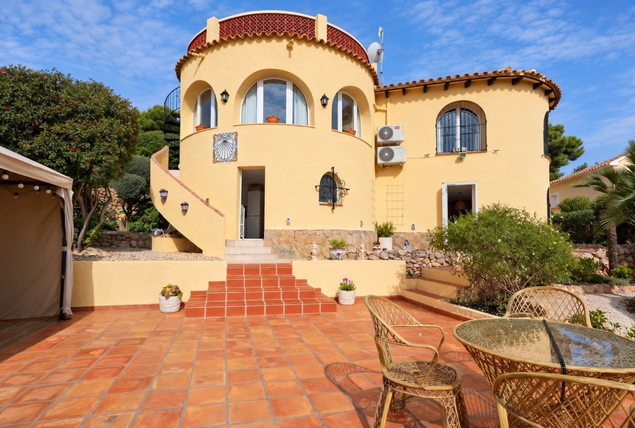3 chambre Villa/Maison à vendre à Cumbre del Sol avec piscine garage - 599 995 € (Ref: 10124844)