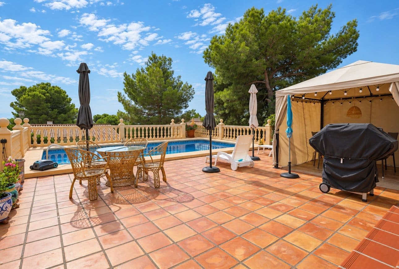 3 chambre Villa/Maison à vendre à Cumbre del Sol avec piscine garage - 599 995 € (Ref: 10124844)