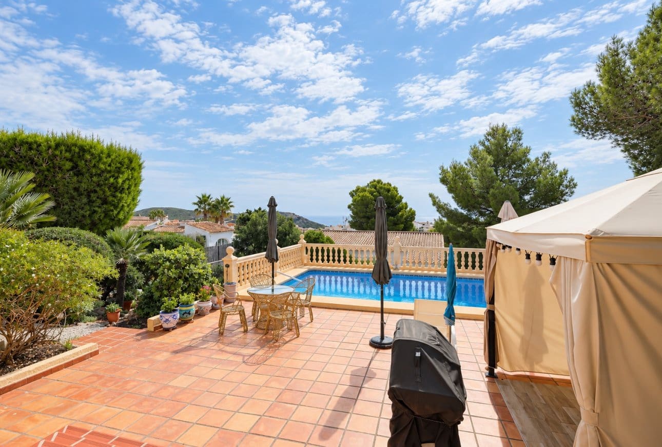 3 chambre Villa/Maison à vendre à Cumbre del Sol avec piscine garage - 599 995 € (Ref: 10124844)