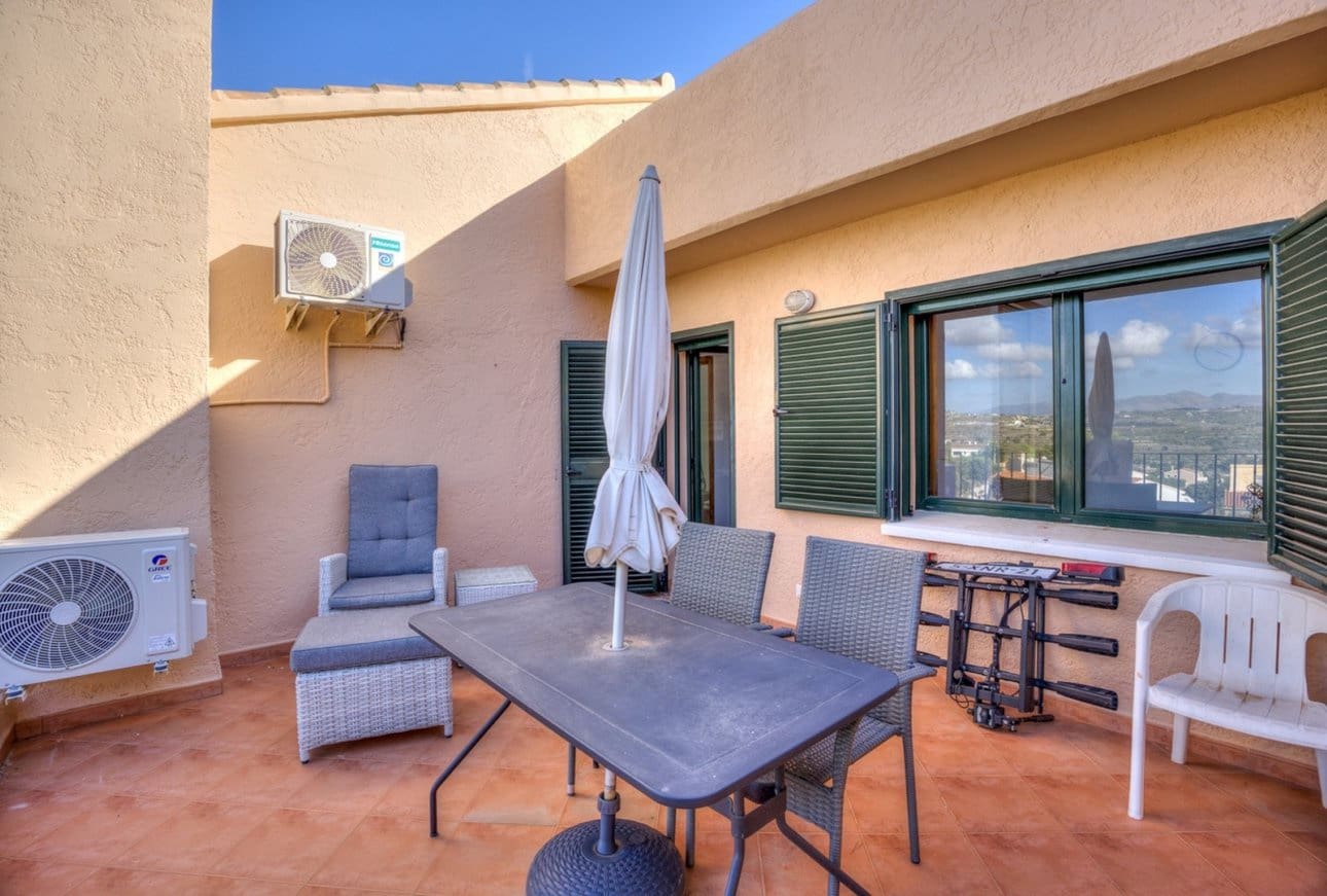 3 bedroom Villa for sale in Moraira with pool garage - € 365,000 (Ref: 10144972)