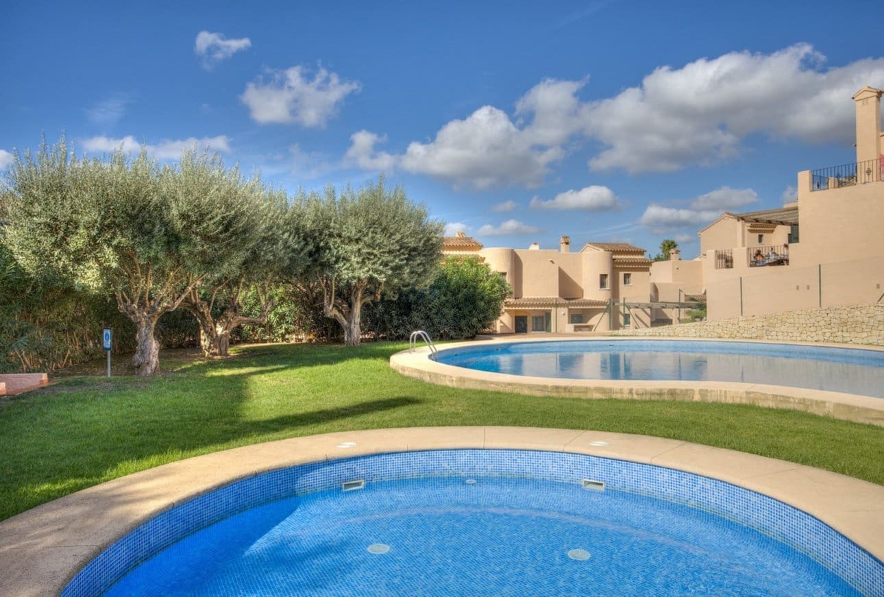 3 bedroom Villa for sale in Moraira with pool garage - € 365,000 (Ref: 10144972)
