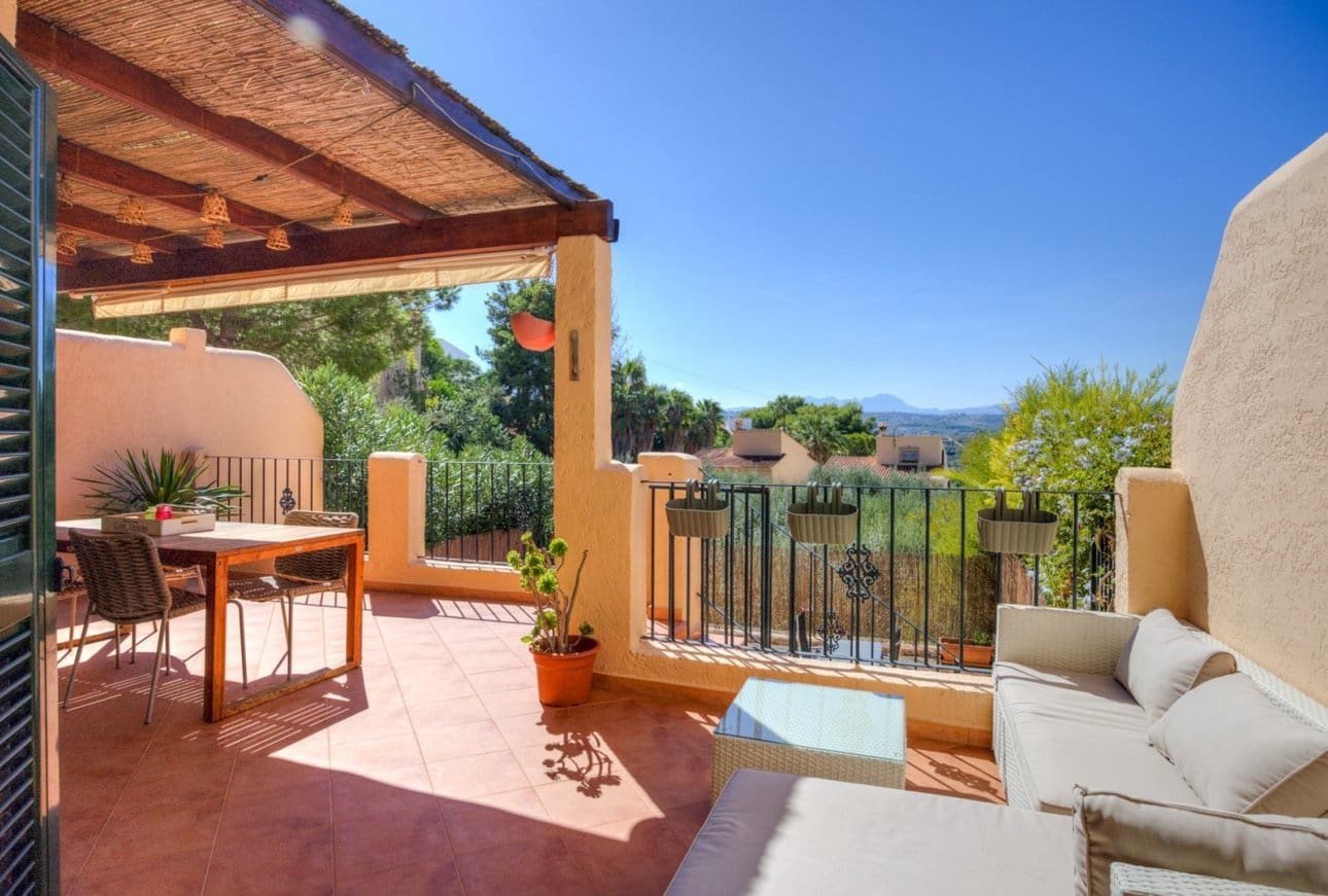 3 bedroom Villa for sale in Moraira with pool garage - € 365,000 (Ref: 10144972)