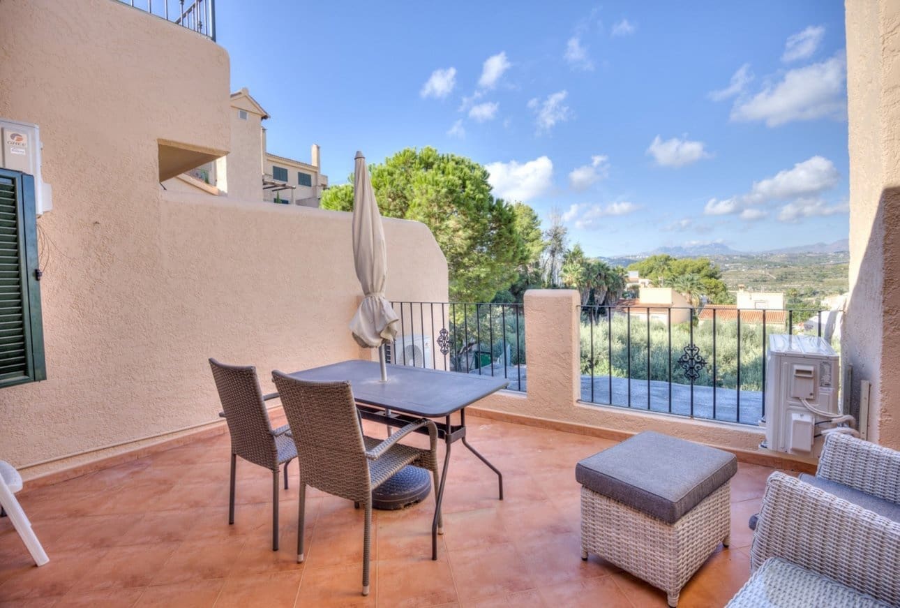 3 bedroom Villa for sale in Moraira with pool garage - € 365,000 (Ref: 10144972)
