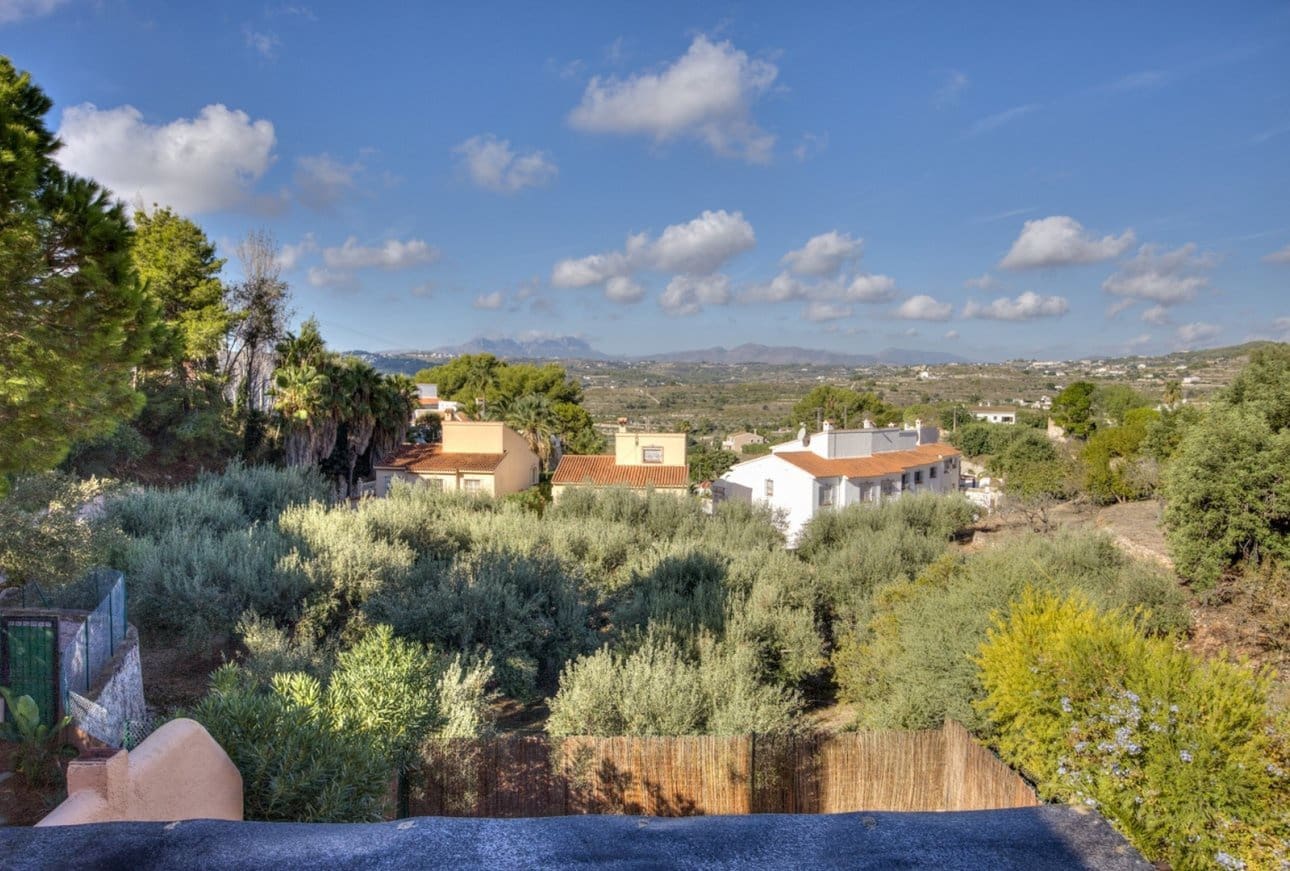 3 bedroom Villa for sale in Moraira with pool garage - € 365,000 (Ref: 10144972)