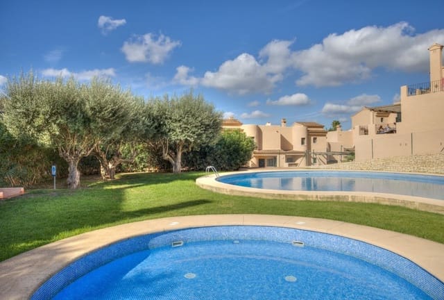3 soveværelse Villa til salg i Moraira, Teulada-Moraira med swimmingpool garage - € 365.000 (Ref: 10144972)