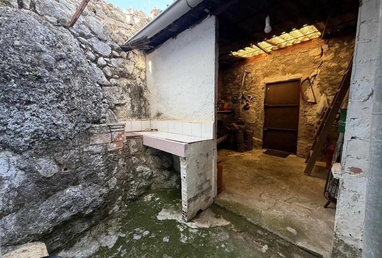 4 bedroom Townhouse for sale in Vall de Laguart - € 130,000 (Ref: 10163440)