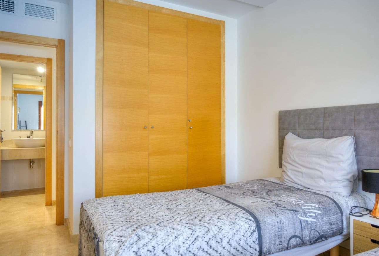 2 soverom Leilighet til salgs i Montemar med svømmebasseng garasje - € 330 000 (Ref: 10167166)