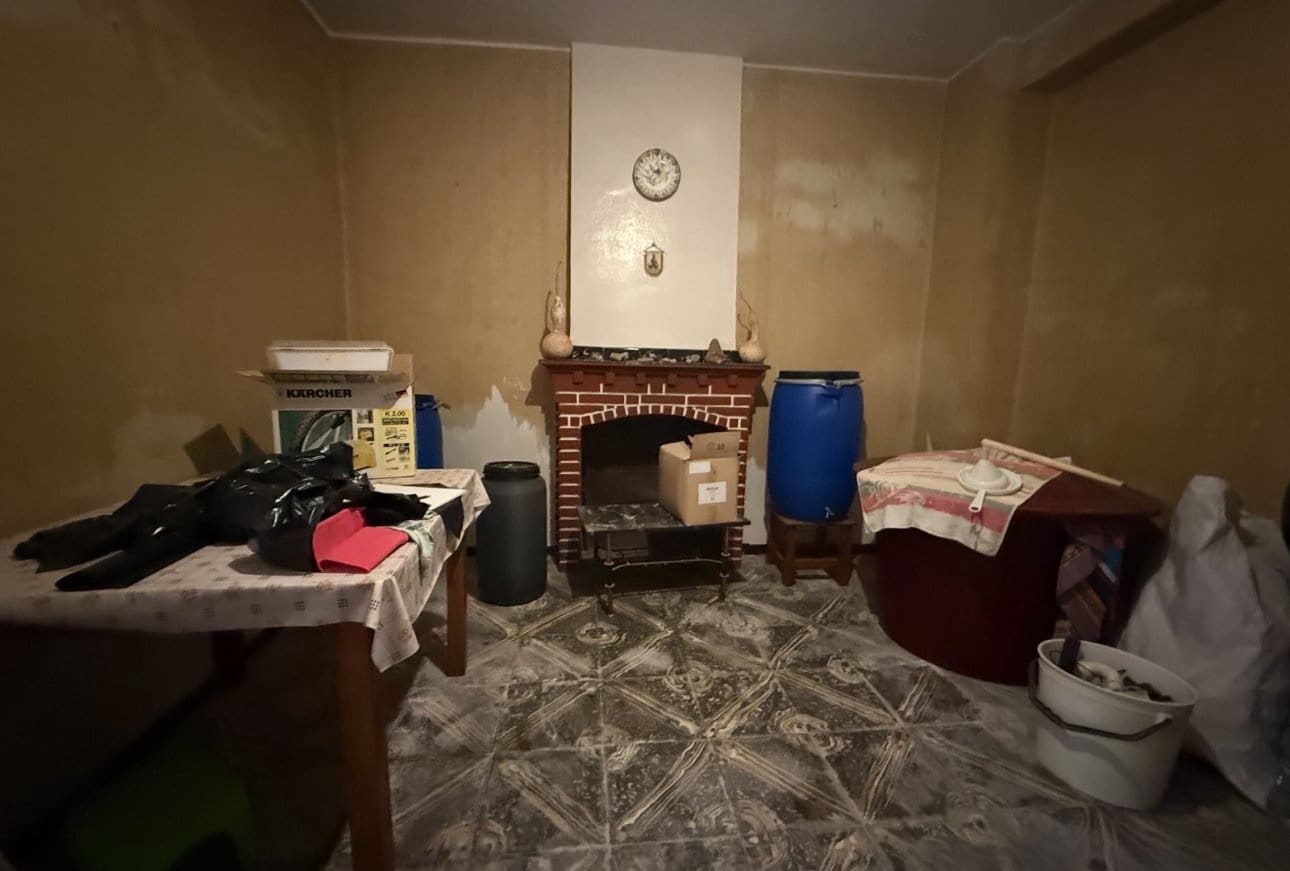 4 slaapkamer Huis te koop in Benissa - € 145.000 (Ref: 10175519)