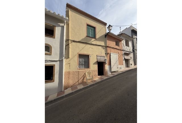 4 slaapkamer Huis te koop in Benissa - € 145.000 (Ref: 10175519)