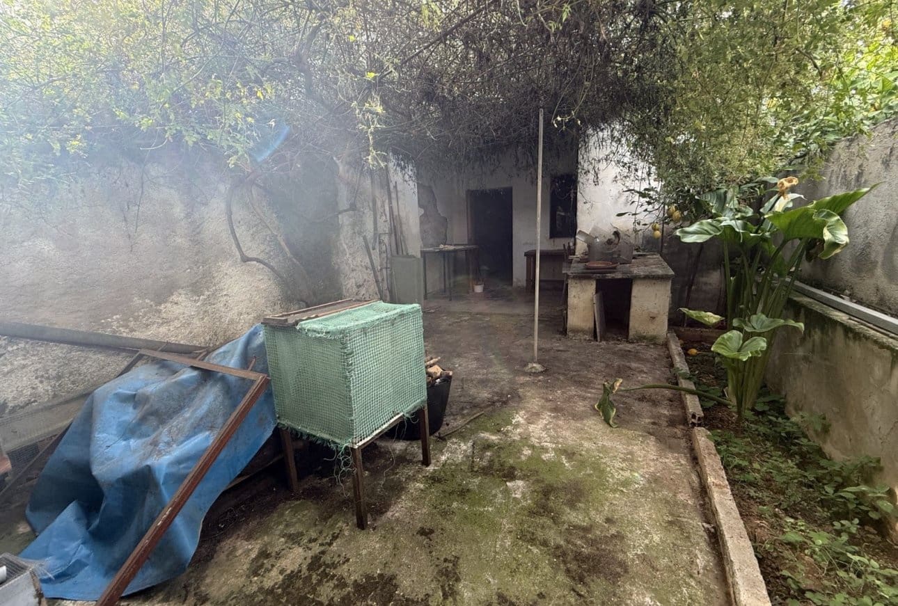 4 slaapkamer Huis te koop in Benissa - € 145.000 (Ref: 10175519)