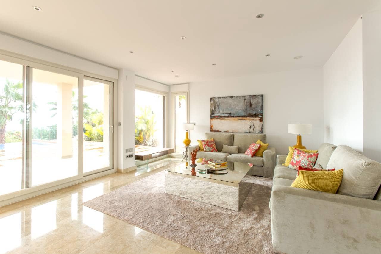 4 bedroom Villa for sale in Moraira with pool garage - € 2,190,000 (Ref: 1835721)