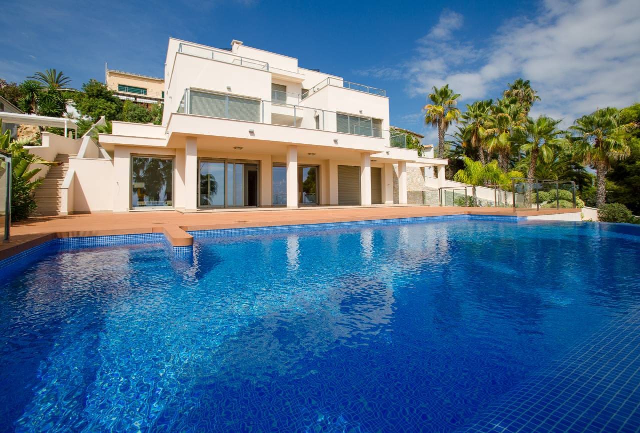 4 bedroom Villa for sale in Moraira with pool garage - € 2,190,000 (Ref: 1835721)