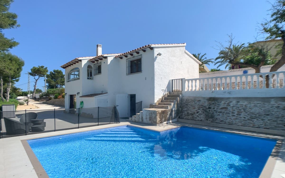 3 slaapkamer Villa te koop in Benissa met zwembad - € 495.000 (Ref: 4259028)